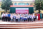 Ngân hàng Agribank tỉnh Điện Biên thực hiện chương trình "An sinh xã hội" với trường THCS xã Nà Tấu