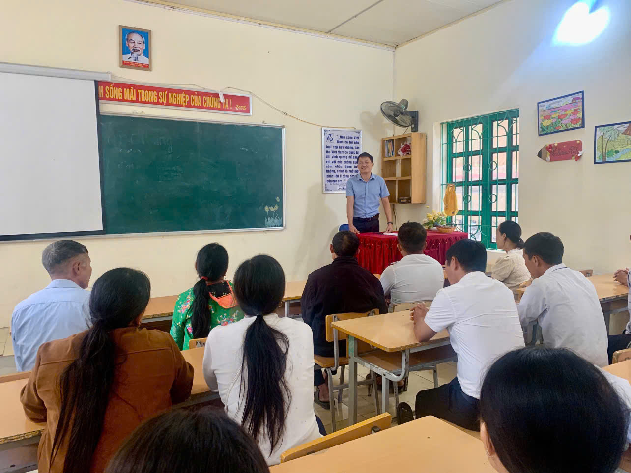 TRƯỜNG THCS NÀ TẤU TỔ CHỨC HỌP PHỤ HUYNH CÓ HỌC SINH Ở BÁN TRÚ NĂM HỌC 2025 –  2026