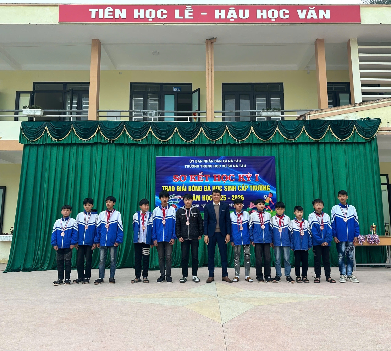 TRƯỜNG THCS NÀ TẤU TỔ CHỨC THÀNH CÔNG GIẢI BÓNG ĐÁ  CẤP TRƯỜNG LẦN THỨ IV, NĂM HỌC 2025 - 2026